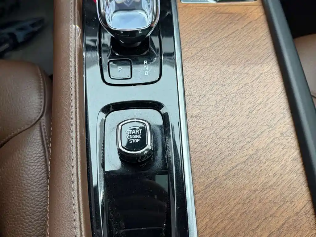 Volvo XC90 2023 B6 Zhiyi Luxury Edition 7 seats купить на сайте DeffCars