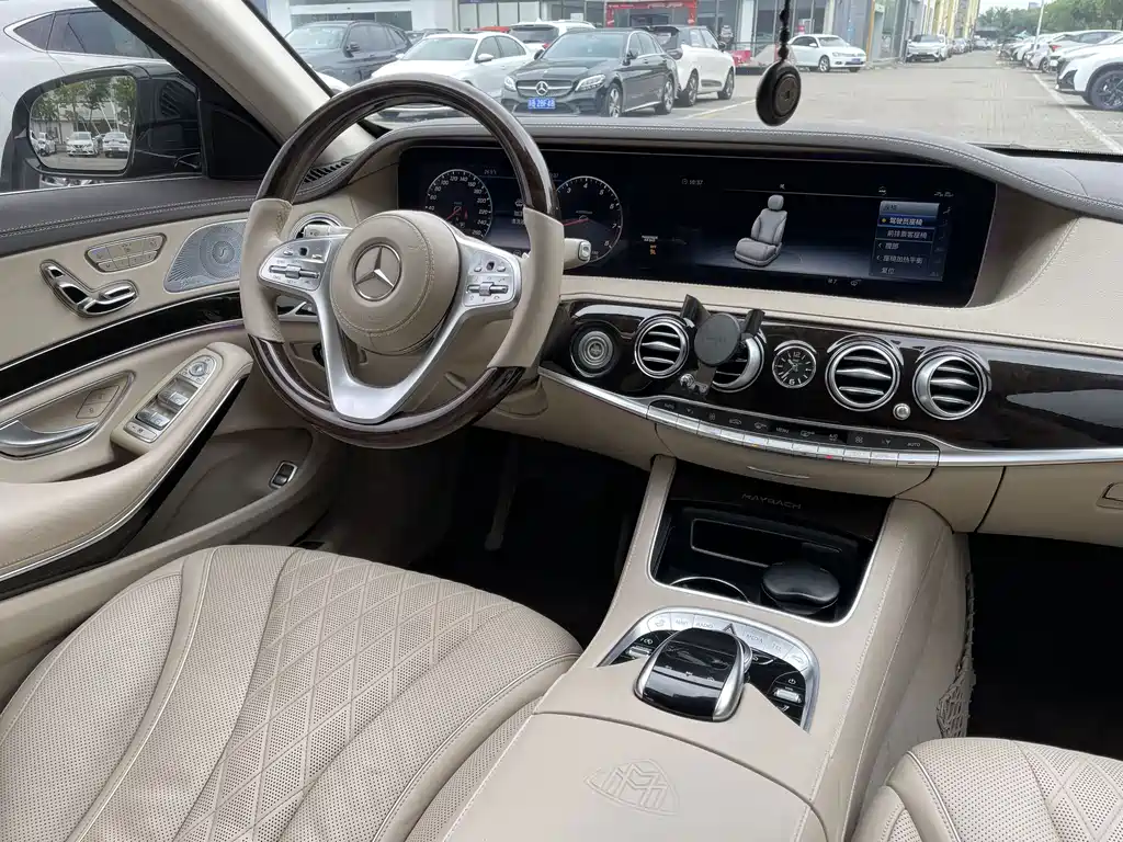 Maybach S-Class 2018 S 560 4MATIC купить на сайте DeffCars