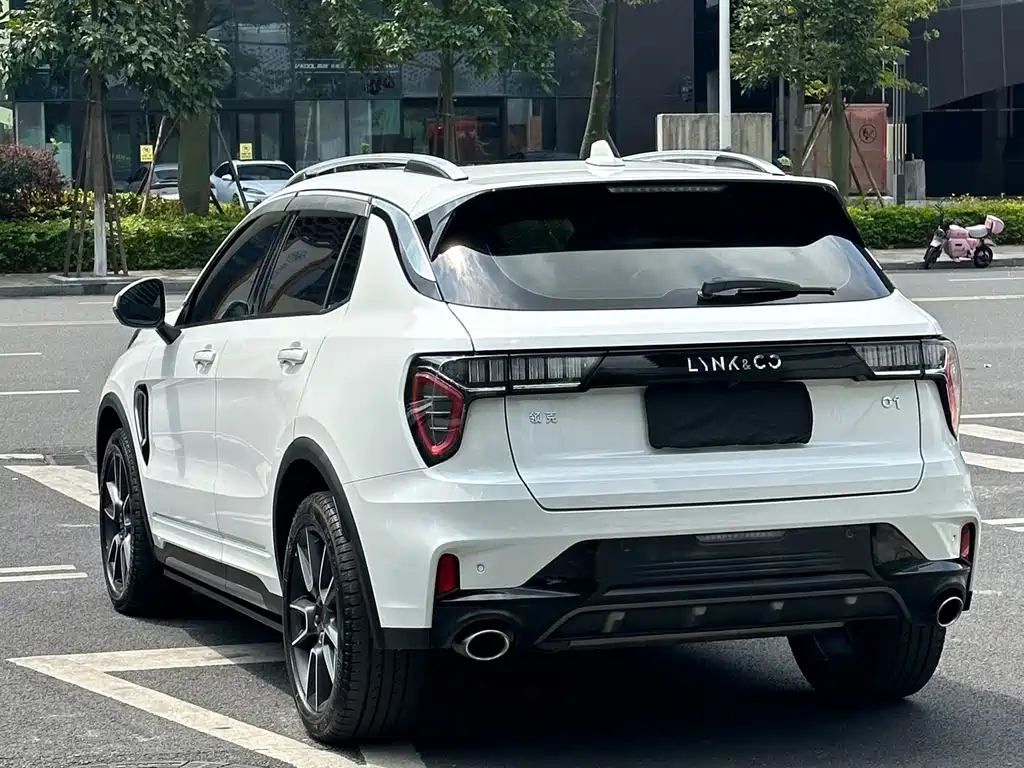 Lynk & Co 01 2021 2.0TD 2WD Pro купить на сайте DeffCars