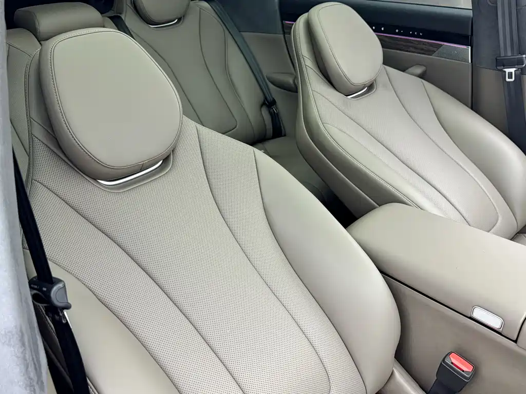 Zhijie R7 2025 extended range 251km Max купить на сайте DeffCars