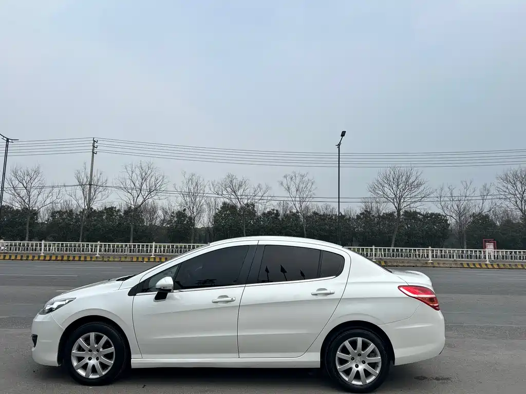 Peugeot 308 2014 Enjoy Edition Classic 1.6L Manual Premium Type купить на сайте DeffCars