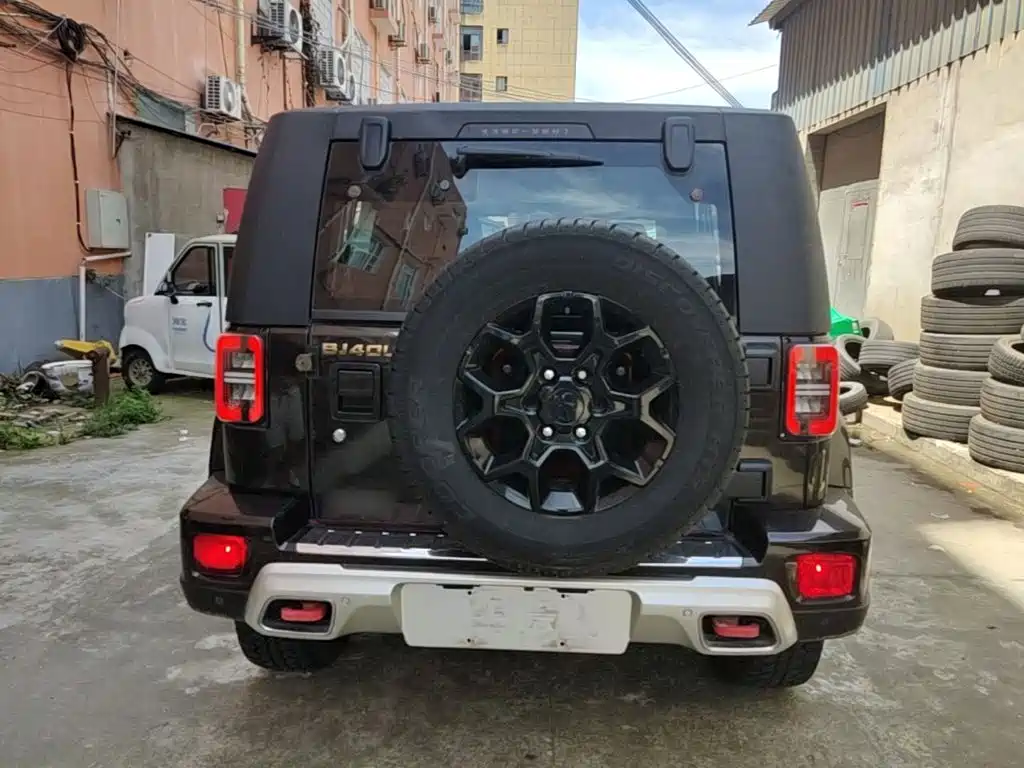 Beijing Off-Road BJ40 2019 PLUS 2.3T Automatic Four-wheel Drive Exclusive Edition National VI купить на сайте DeffCars