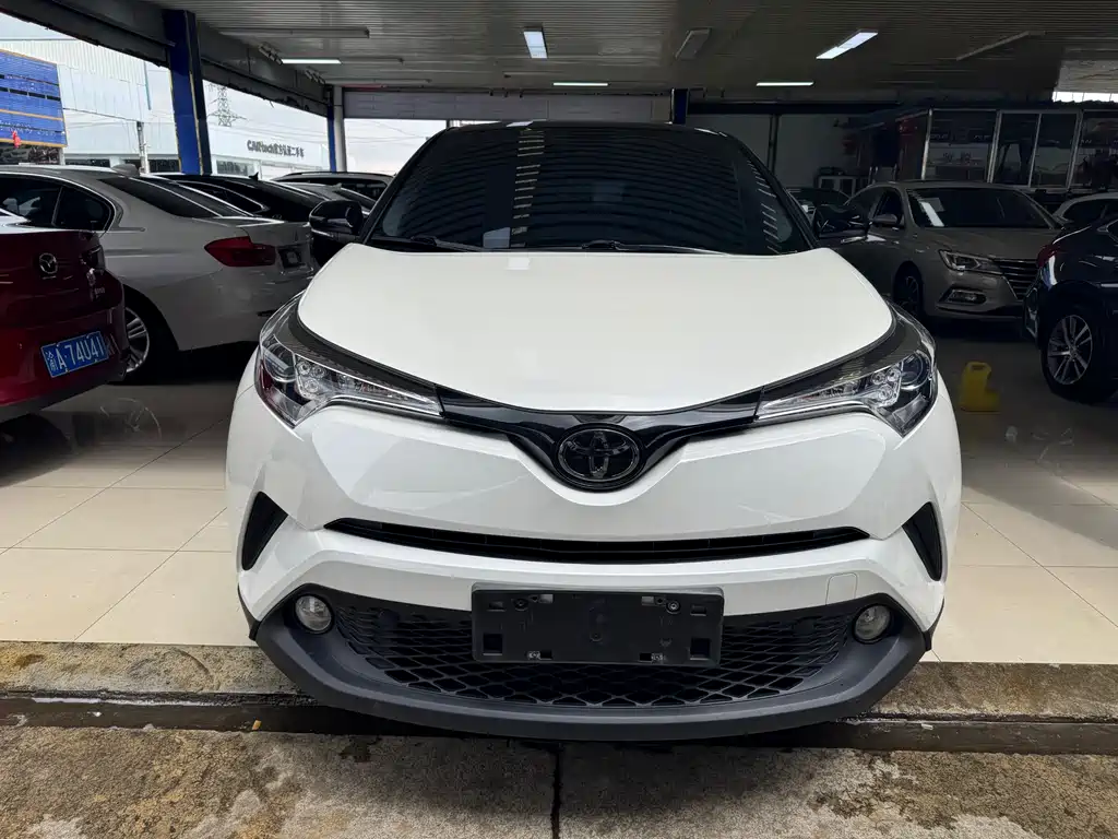 Toyota C-HR 2020 2.0L Leading Edition купить на сайте DeffCars