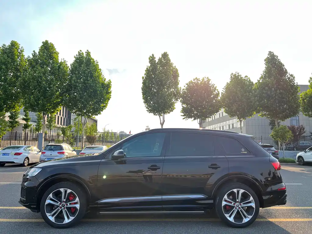 Audi Q7 2021 55 TFSI quattro S line premium model купить на сайте DeffCars