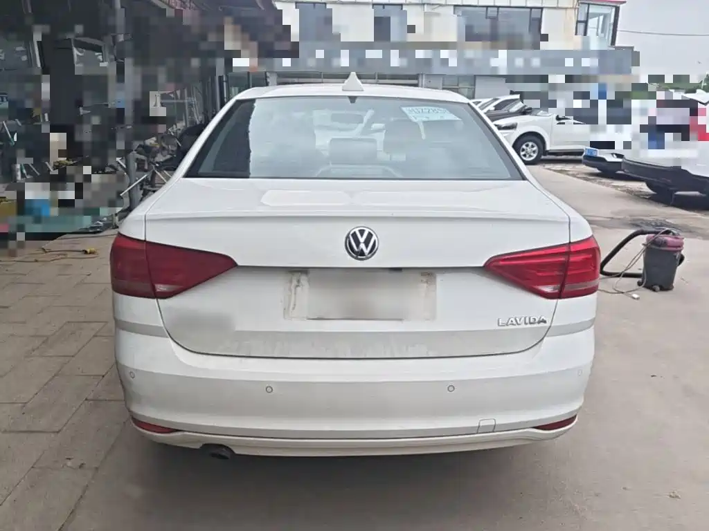 Lavida 2017 1.6L automatic fashion version купить на сайте DeffCars