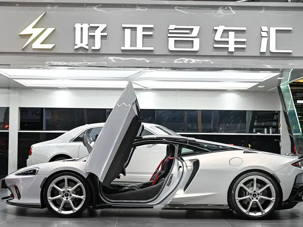 McLaren GT 2019 4.0T Standard Model купить на сайте DeffCars
