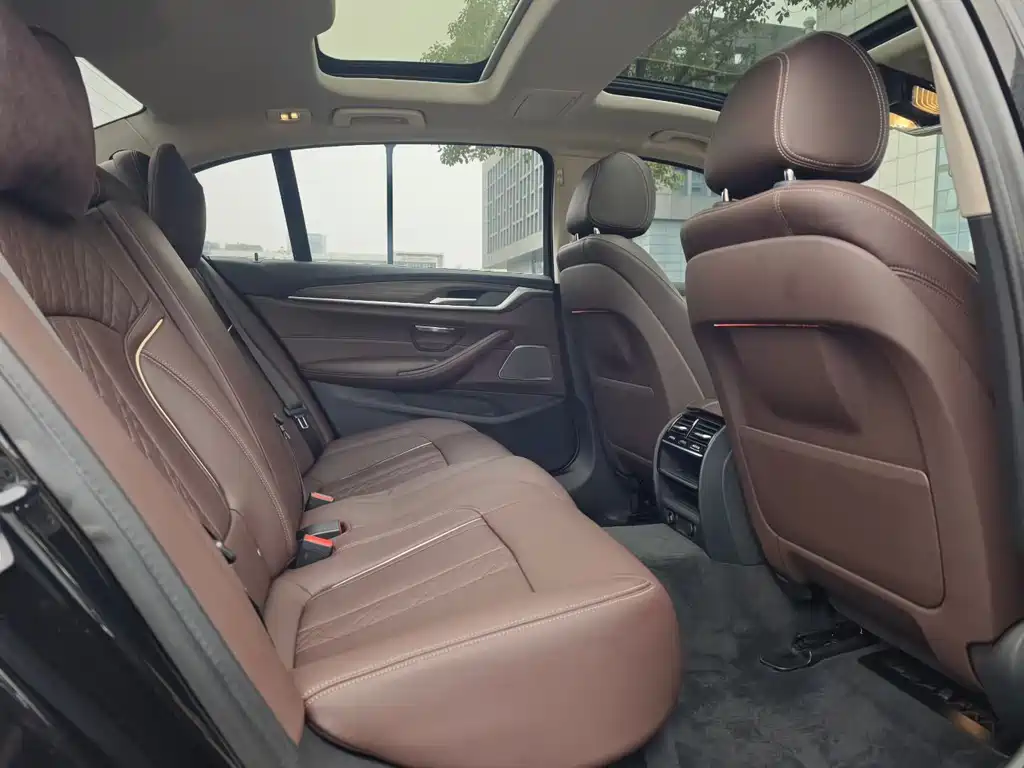 BMW 5 Series 2018 facelift 530Li leading model luxury package купить на сайте DeffCars