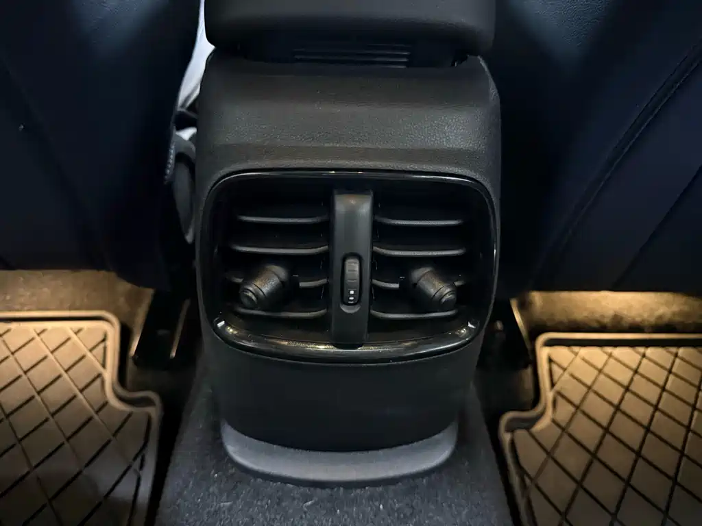 MINI CLUBMAN 2023 1.5T COOPER Connoisseur купить на сайте DeffCars