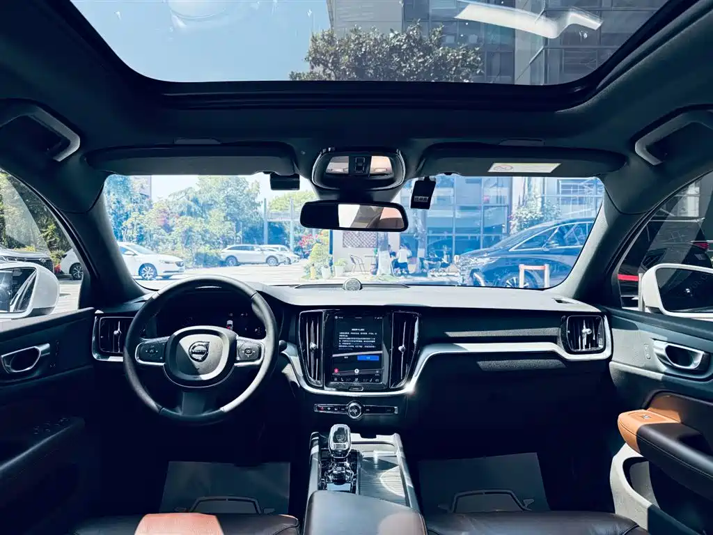 Volvo S60 2023 B4 Zhiyi Luxury Edition купить на сайте DeffCars