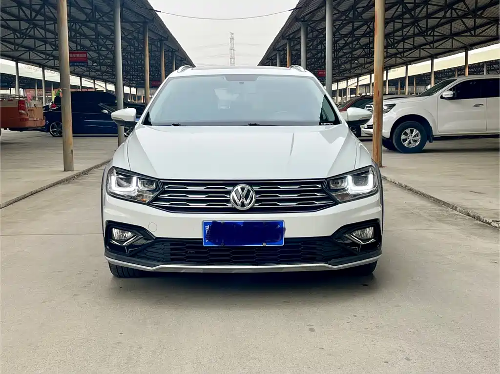 C-TREK Weiling 2018 230TSI DSG comfort model купить на сайте DeffCars