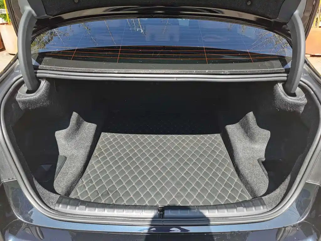 BMW 5 Series 2022 530Li Leading M Sports Package купить на сайте DeffCars