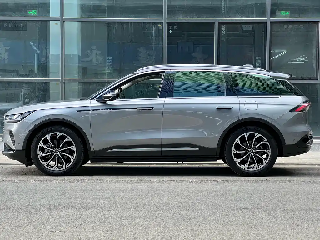 Voyager 2023 2.0T four-wheel drive Zunrui version купить на сайте DeffCars