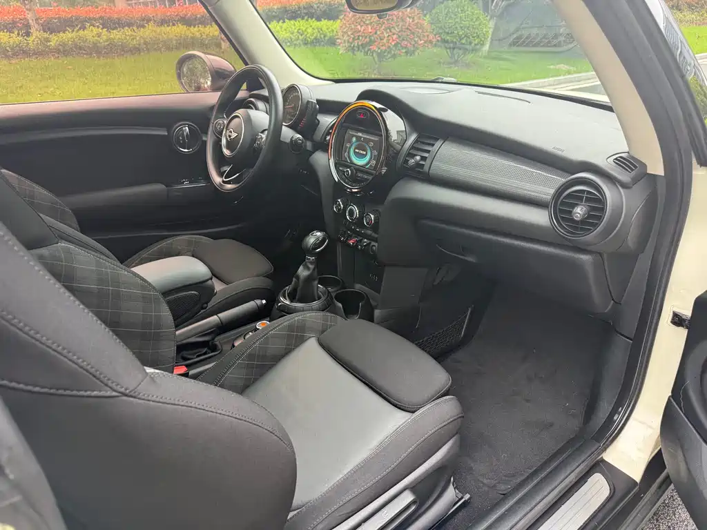 MINI 2016 1.5T COOPER купить на сайте DeffCars