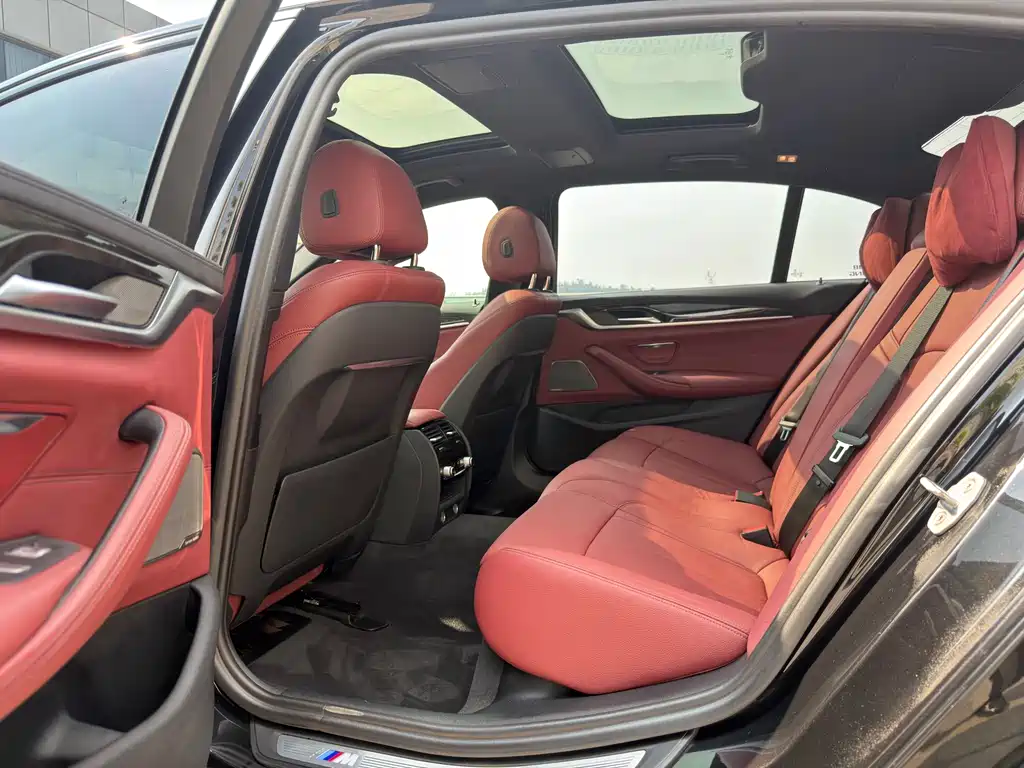 BMW 5 Series 2019 530Li Exclusive M Sports Package купить на сайте DeffCars
