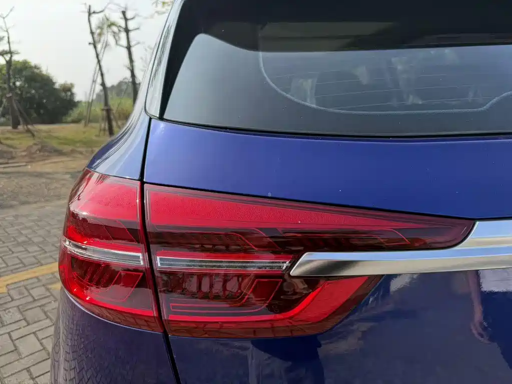Hongqi HS5 2022 2.0T Zhilian Flagship Edition купить на сайте DeffCars