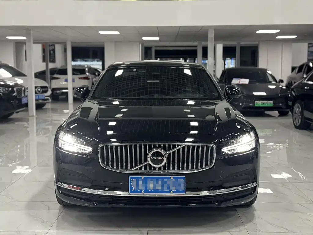 Volvo S90 2022 B5 Zhiyi Luxury Edition купить на сайте DeffCars