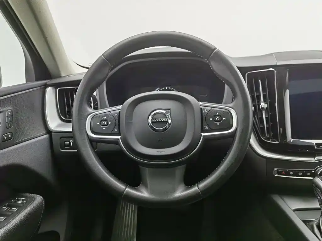 Volvo XC60 2019 T5 Four-wheel Drive Smart Edition National V купить на сайте DeffCars