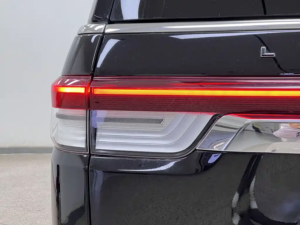 Navigator 2022 3.5T Long Axis Presidential Edition купить на сайте DeffCars