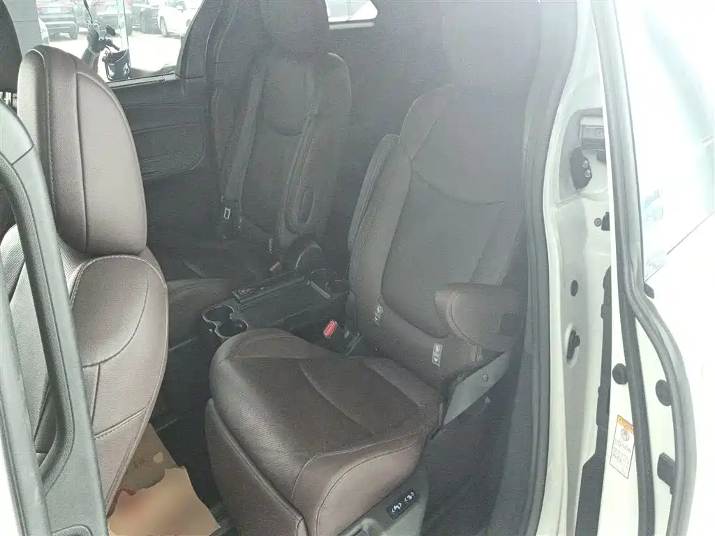 SIENNA 2021 2.5L Hybrid Platinum Edition купить на сайте DeffCars