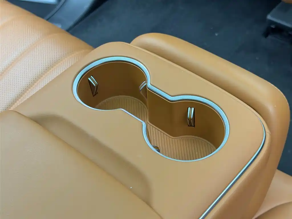 Wenjie M8 2025 extended range Ultra version 53.4kWh 5-seater version купить на сайте DeffCars