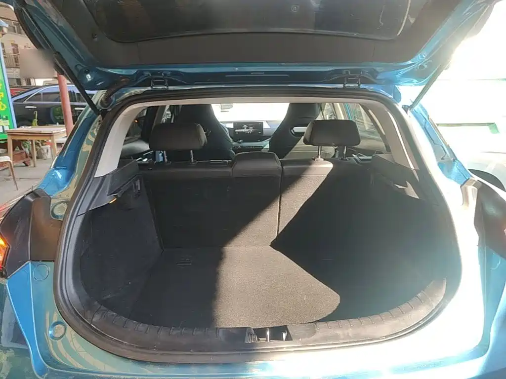 Emgrand S 2022 1.4T CVT crossover player version купить на сайте DeffCars