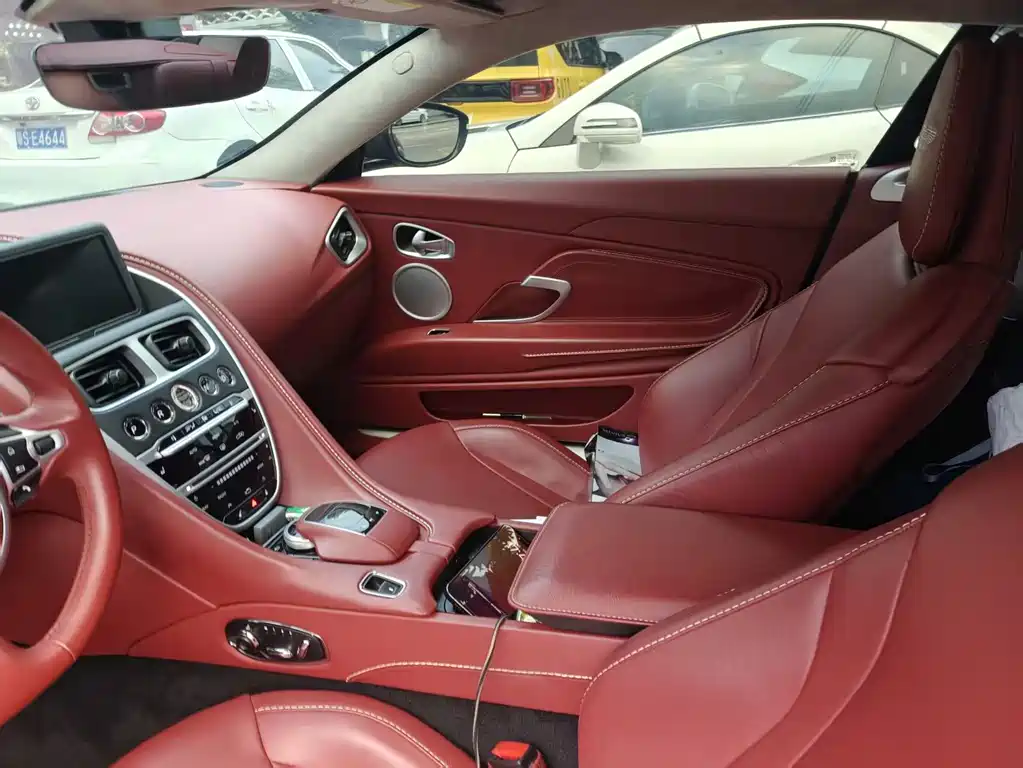 Aston Martin DB11 2020 4.0T V8 Coupe купить на сайте DeffCars