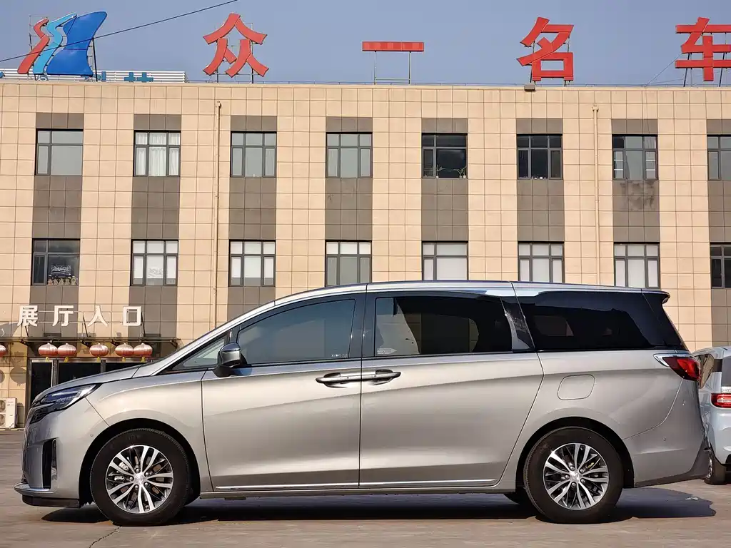 Buick GL8 2023 ES Lu Zun Exclusive Model купить на сайте DeffCars