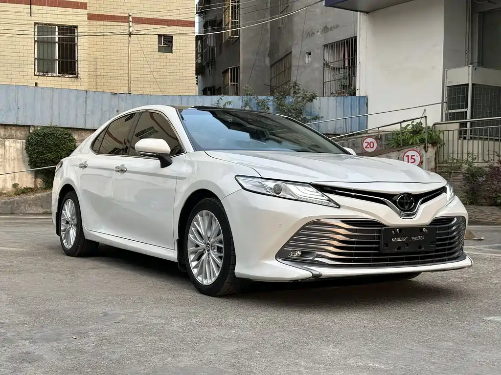 Camry 2019 2.5G Deluxe Edition National VI купить на сайте DeffCars