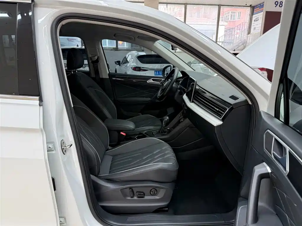Tiguan L 2023 280TSI automatic two-wheel drive Chaochuang limited edition купить на сайте DeffCars