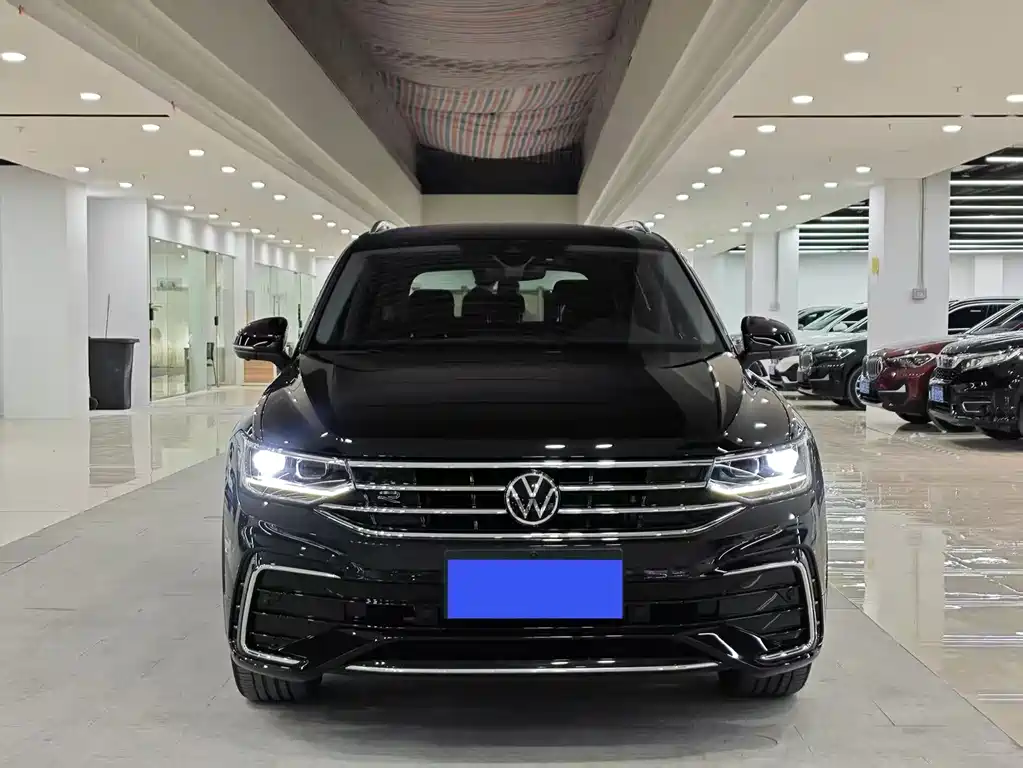 Tiguan L 2023 330TSI automatic two-wheel drive R-Line version купить на сайте DeffCars