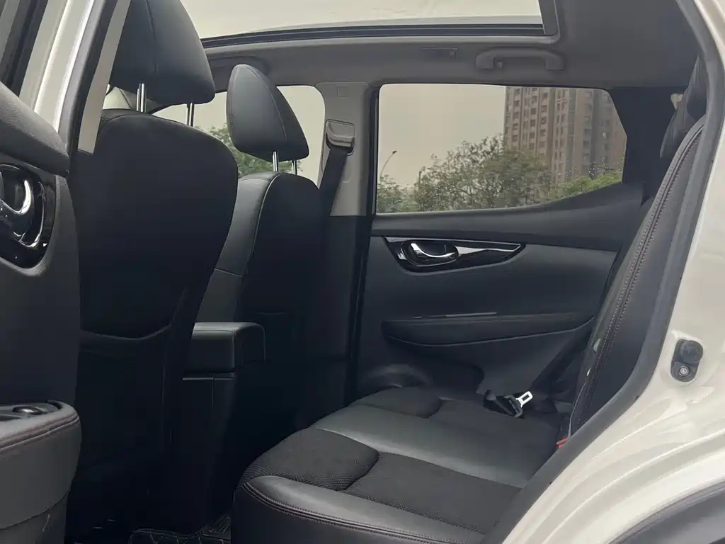 Qashqai 2017 2.0L CVT Deluxe Edition National V купить на сайте DeffCars