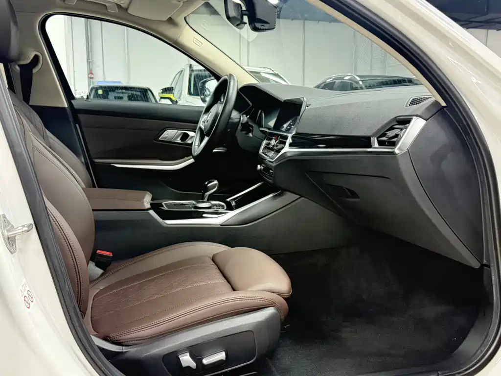 BMW 3 Series 2022 320Li M Sports Package купить на сайте DeffCars