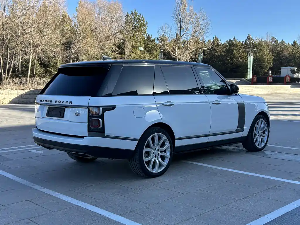 Range Rover 2022 3.0 L6 400PS Legendary Extended Classic Edition купить на сайте DeffCars