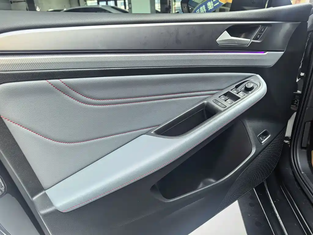 LAMANDO 2023 LAMANDOL 280TSI DSG Hot Edition купить на сайте DeffCars