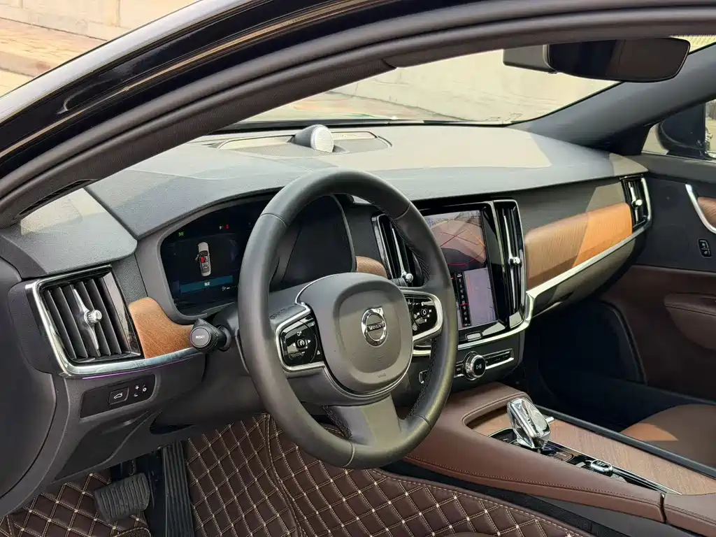 Volvo S90 2025 B5 Zhiyuan Luxury Edition купить на сайте DeffCars