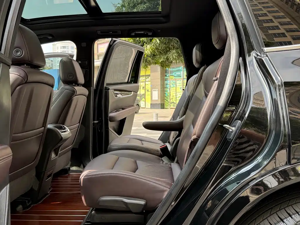 Cadillac XT6 2021 28T six-seat four-wheel drive luxury model купить на сайте DeffCars