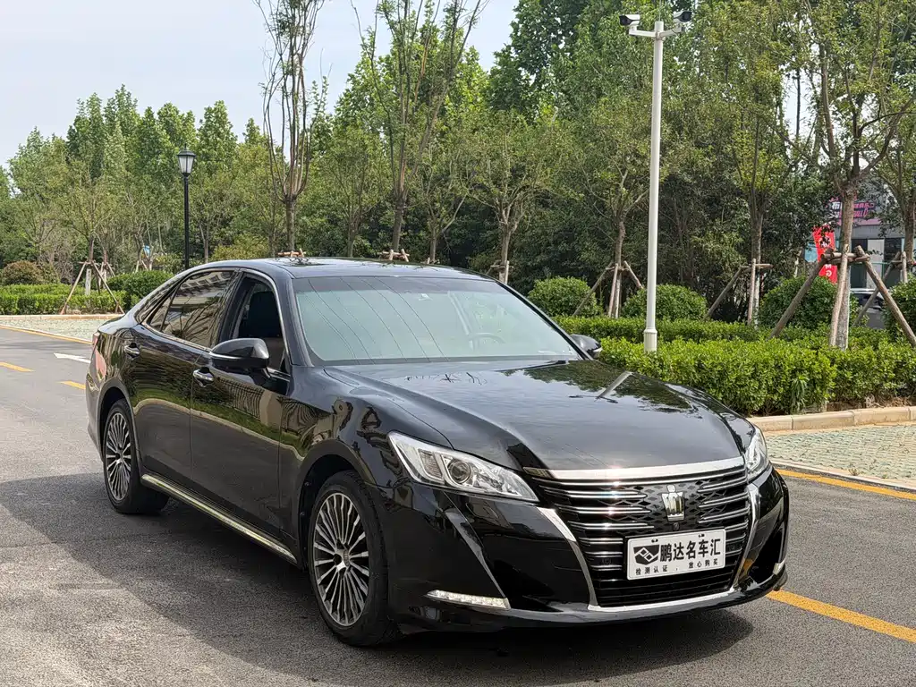 Crown 2018 2.0T Sports Edition купить на сайте DeffCars
