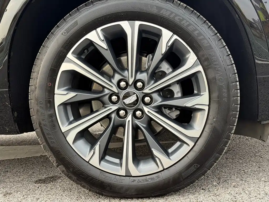 Cadillac XT5 2025 2.0T luxury model купить на сайте DeffCars