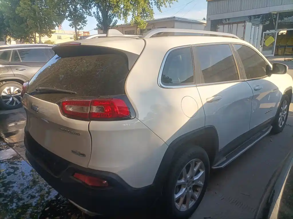 Liberty Light 2017 2.4L Leading Edition купить на сайте DeffCars