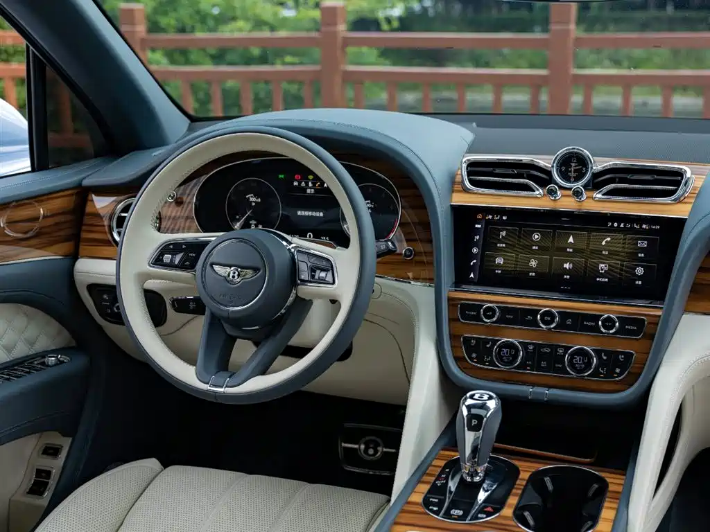 Bentayga 2022 4.0T V8 купить на сайте DeffCars
