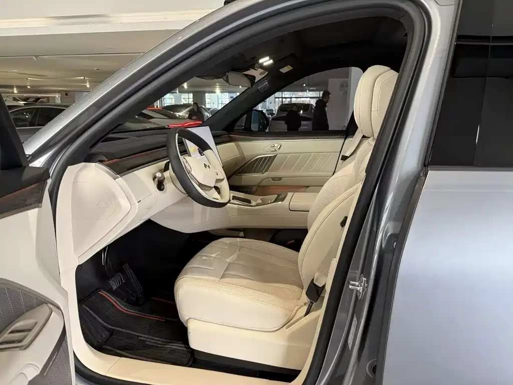 Ledo L90 2025 Max six-seater version купить на сайте DeffCars