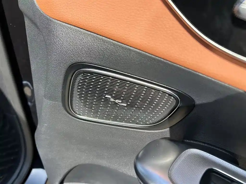 Mercedes-Benz GLC 2024 GLC 260 L 4MATIC luxury model 5 seats купить на сайте DeffCars