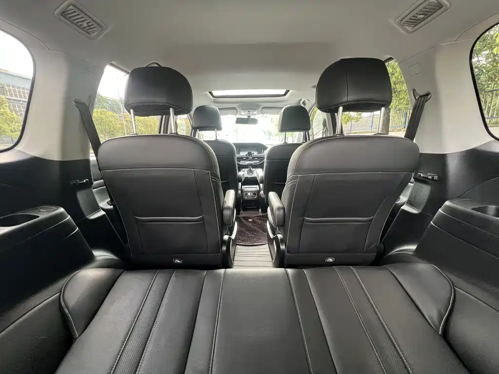 Trumpchi M6 2019 270T automatic luxury version (seven seats) National V купить на сайте DeffCars