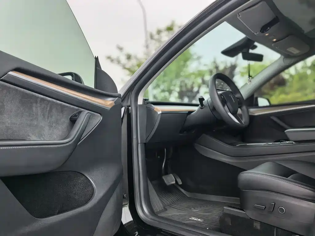 Model Y 2021 standard range rear-wheel drive version купить на сайте DeffCars