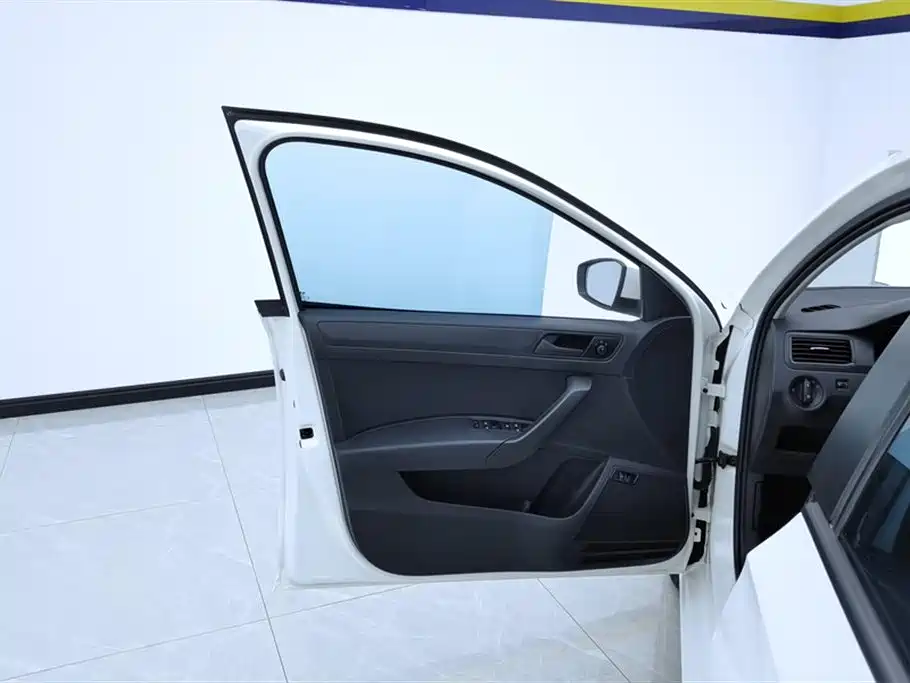 Santana 2021 1.5L Manual Fashion Edition купить на сайте DeffCars