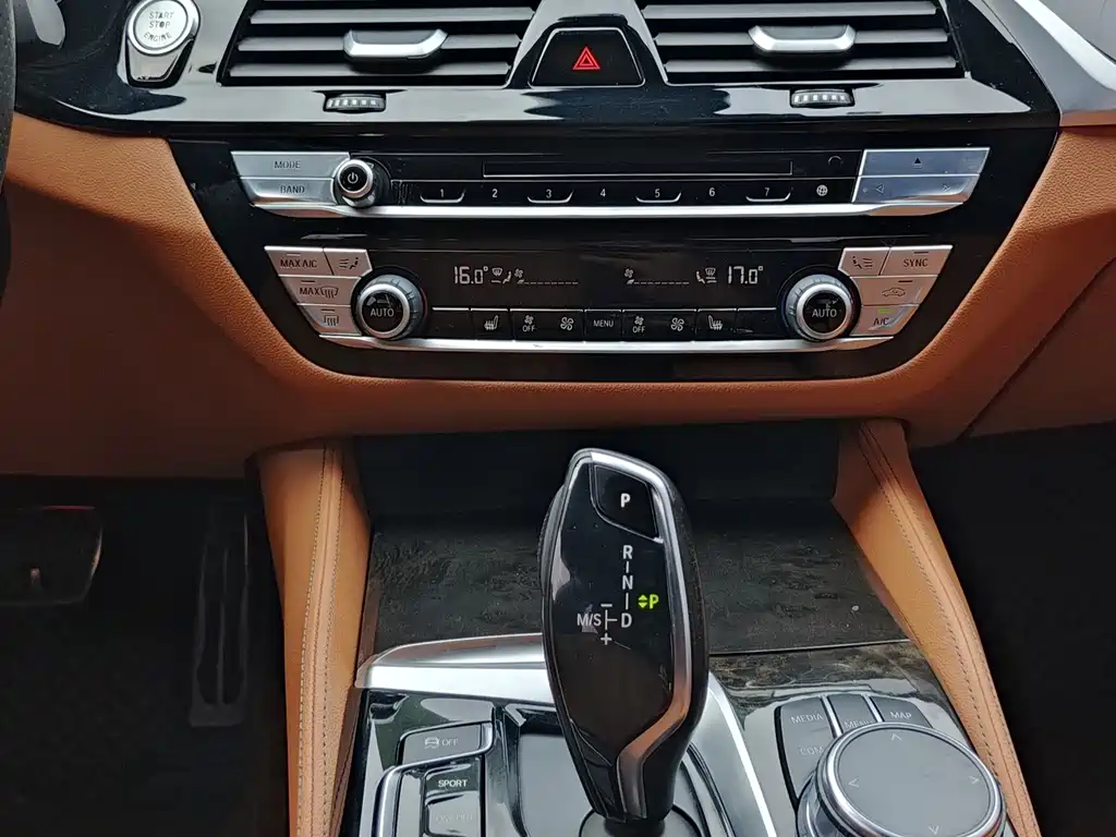 BMW 5 Series 2018 facelift 530Li leading M sports package купить на сайте DeffCars