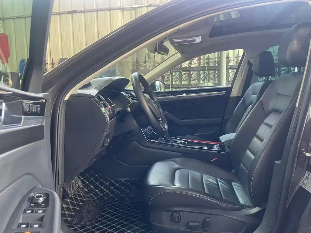 Huiang 2019 380TSI 2WD Business Edition National V купить на сайте DeffCars