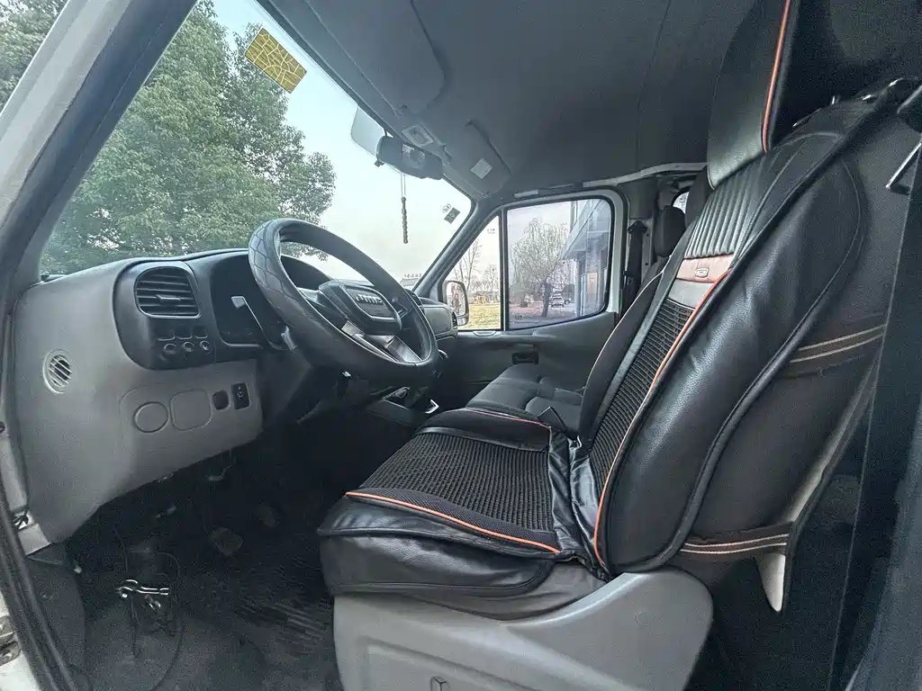 Teshun 2019 2.8T commercial short-axle mid-top 6-seater National VI JX493 купить на сайте DeffCars