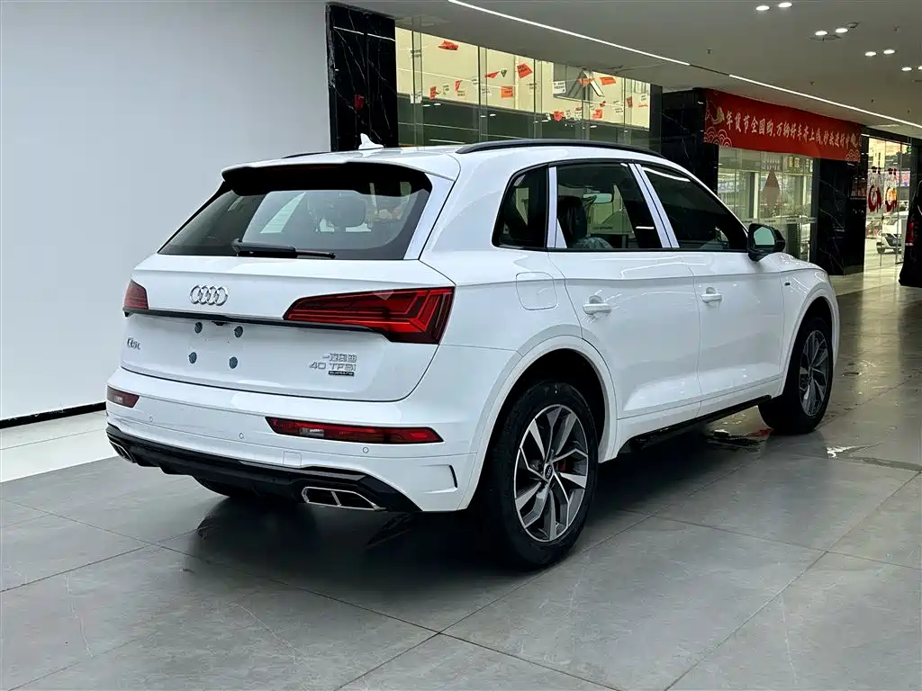 Audi Q5L 2024 40 TFSI luxury and dynamic model купить на сайте DeffCars