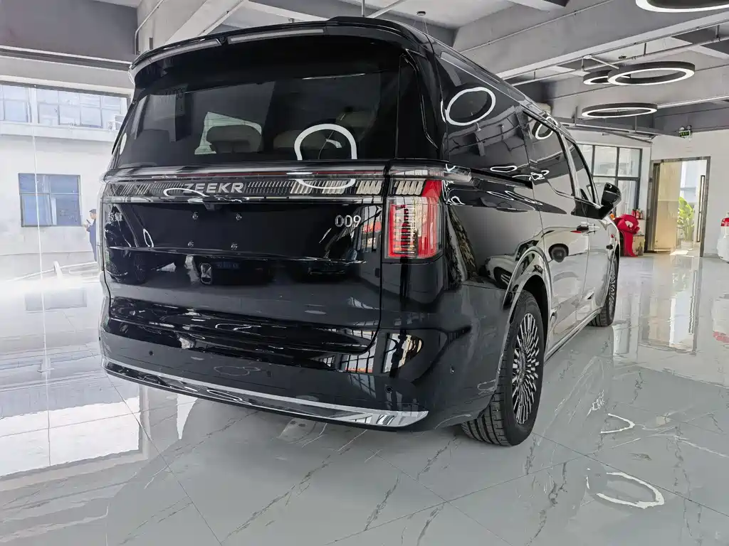 Jikrypton 009 2024 seven-seat aisle version four-wheel drive 108kWh купить на сайте DeffCars